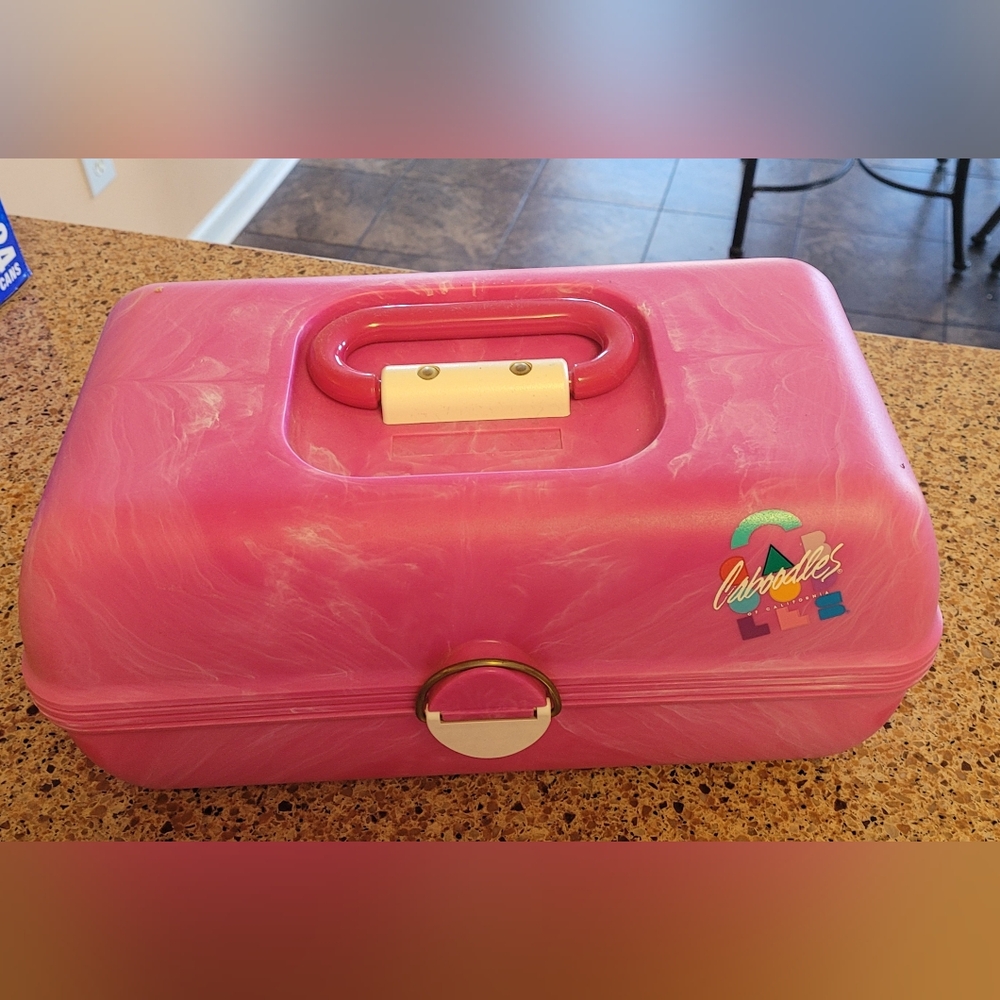 Caboodlea of California MaKe-Up Case